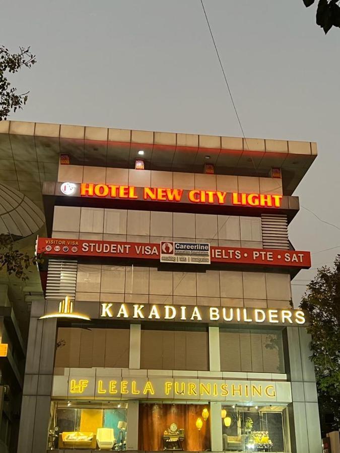 Hotel New City Light Surat Eksteriør bilde