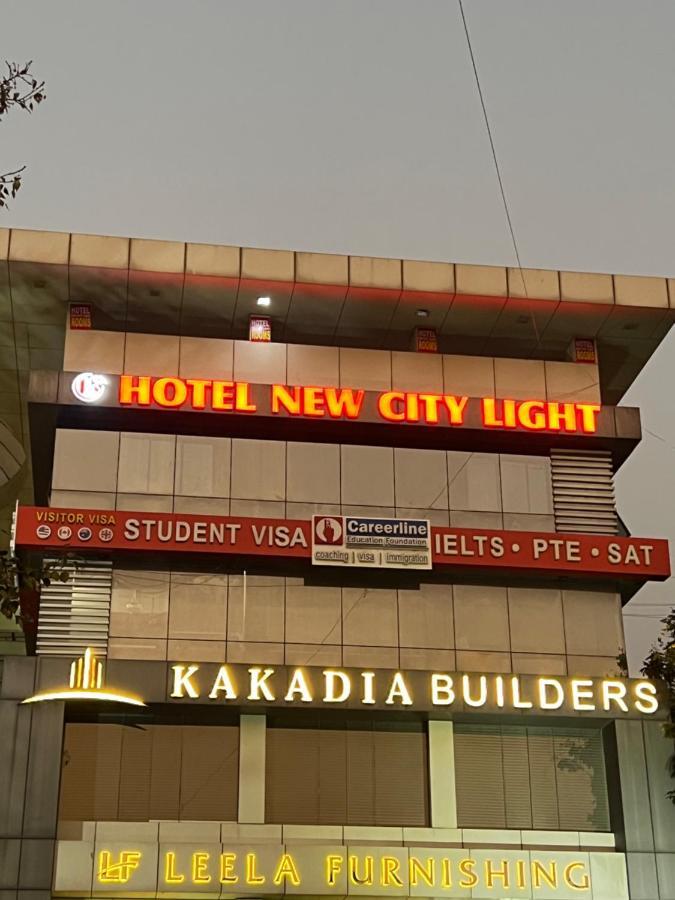 Hotel New City Light Surat Eksteriør bilde