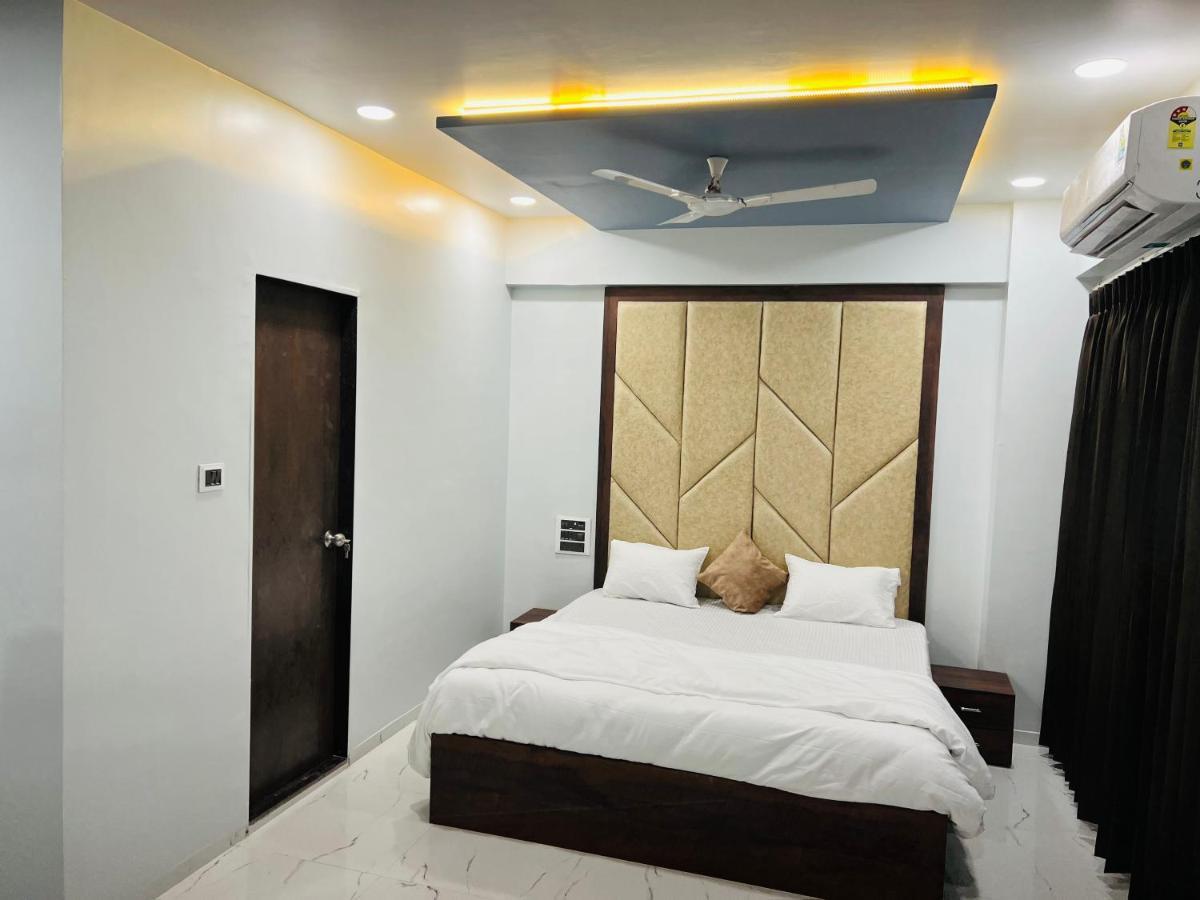 Hotel New City Light Surat Eksteriør bilde