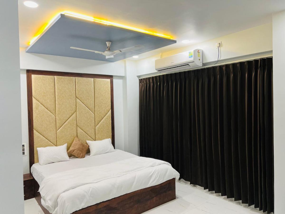 Hotel New City Light Surat Eksteriør bilde